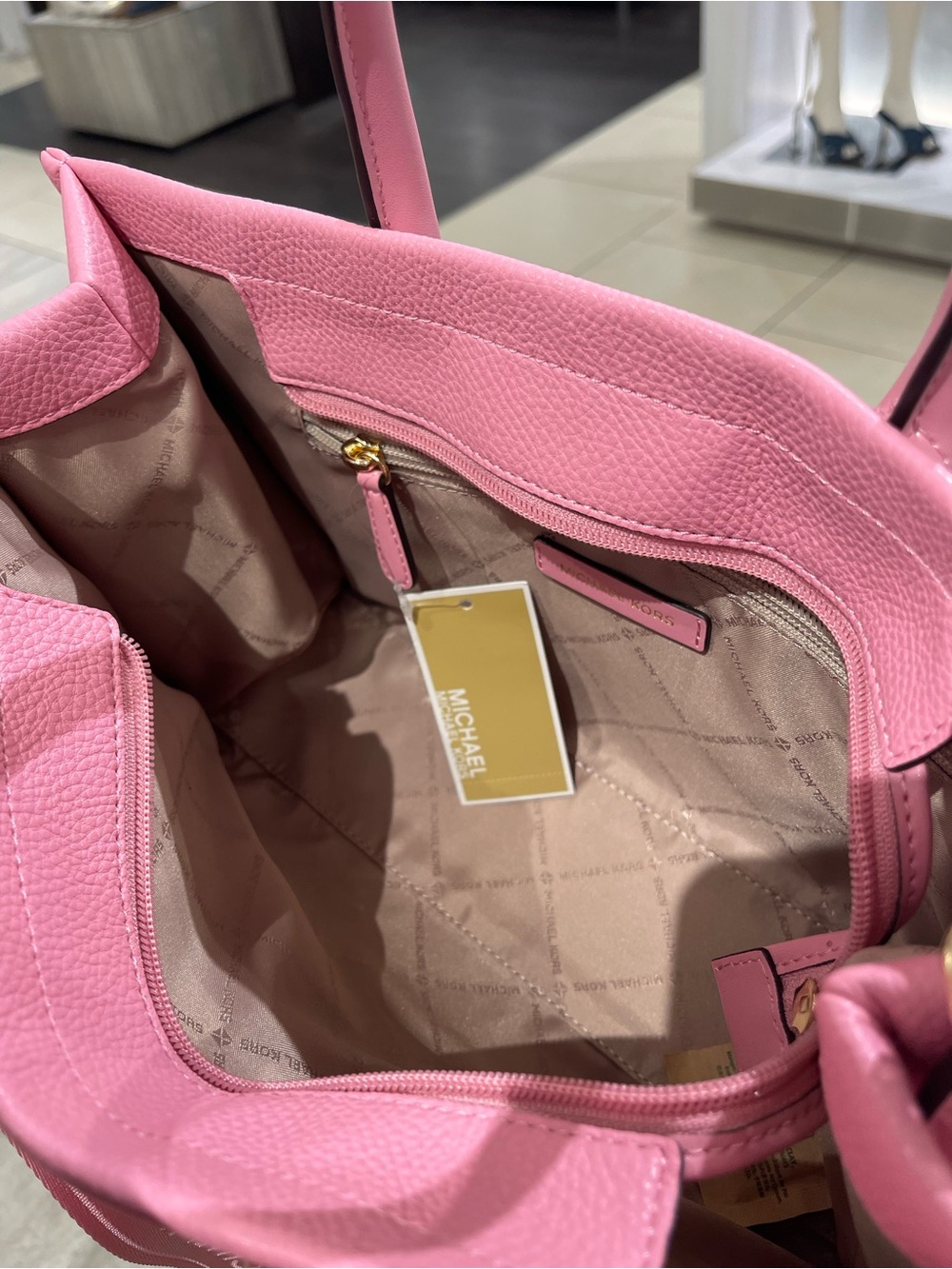 Michael Kors Mirella Med Logo Debossed Satchel Shoulder Tote Handbag Crossbody - Picture 3 of 16